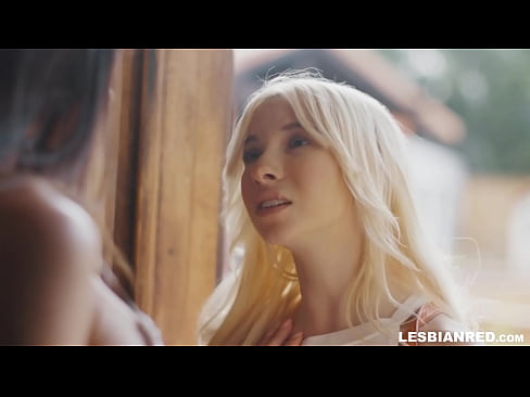 ❤️ Dívka se po několika měsících vrátí domů a skončí u lízání kundy své nevlastní matky Jen porno u cs.hentaiteca.ru